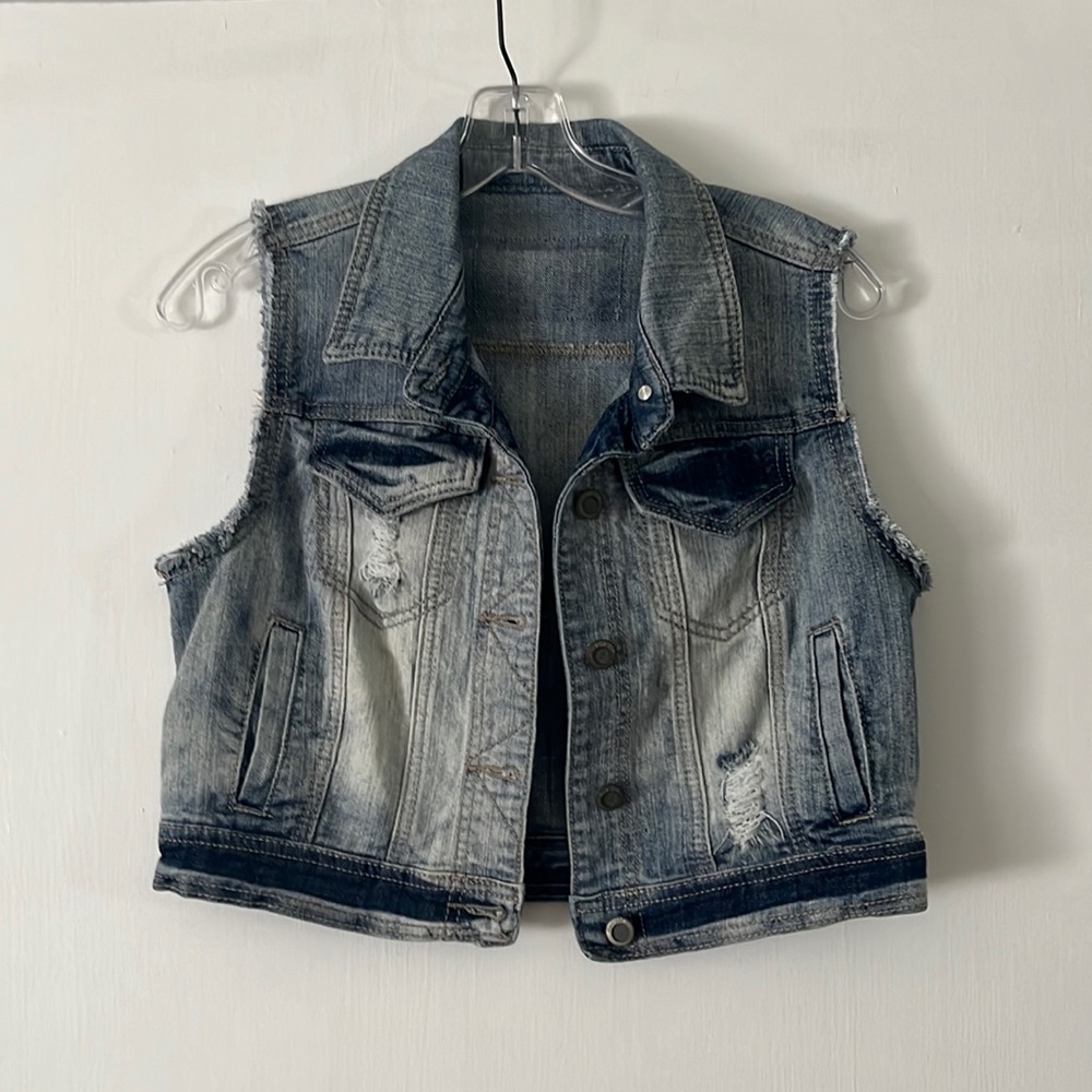 Rue 21 Distressed Light Blue Denim Sleeveless Jacket With Pockets and Collar